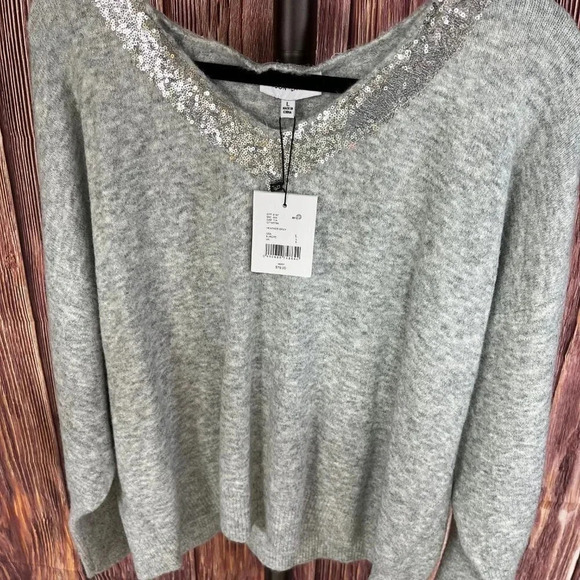 NWT Gibson Latimer Grey sweater with sequins Ladies size L - Picture 1 of 3